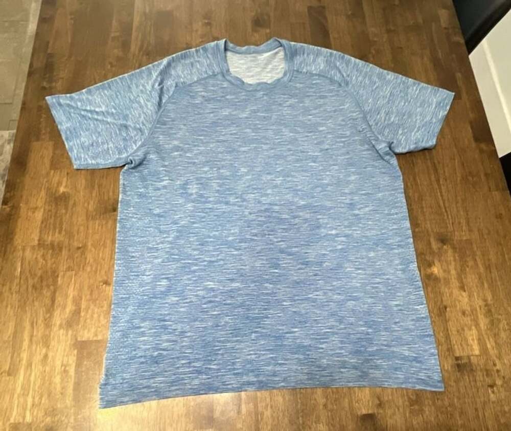 Lululemon Metal Vent Tech Short Sleeve Shirt Size XL Blue Heathered